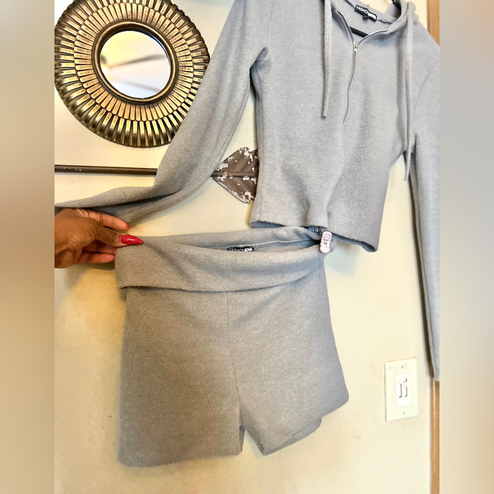 Gray Cozy Short, Hoodie Set!!